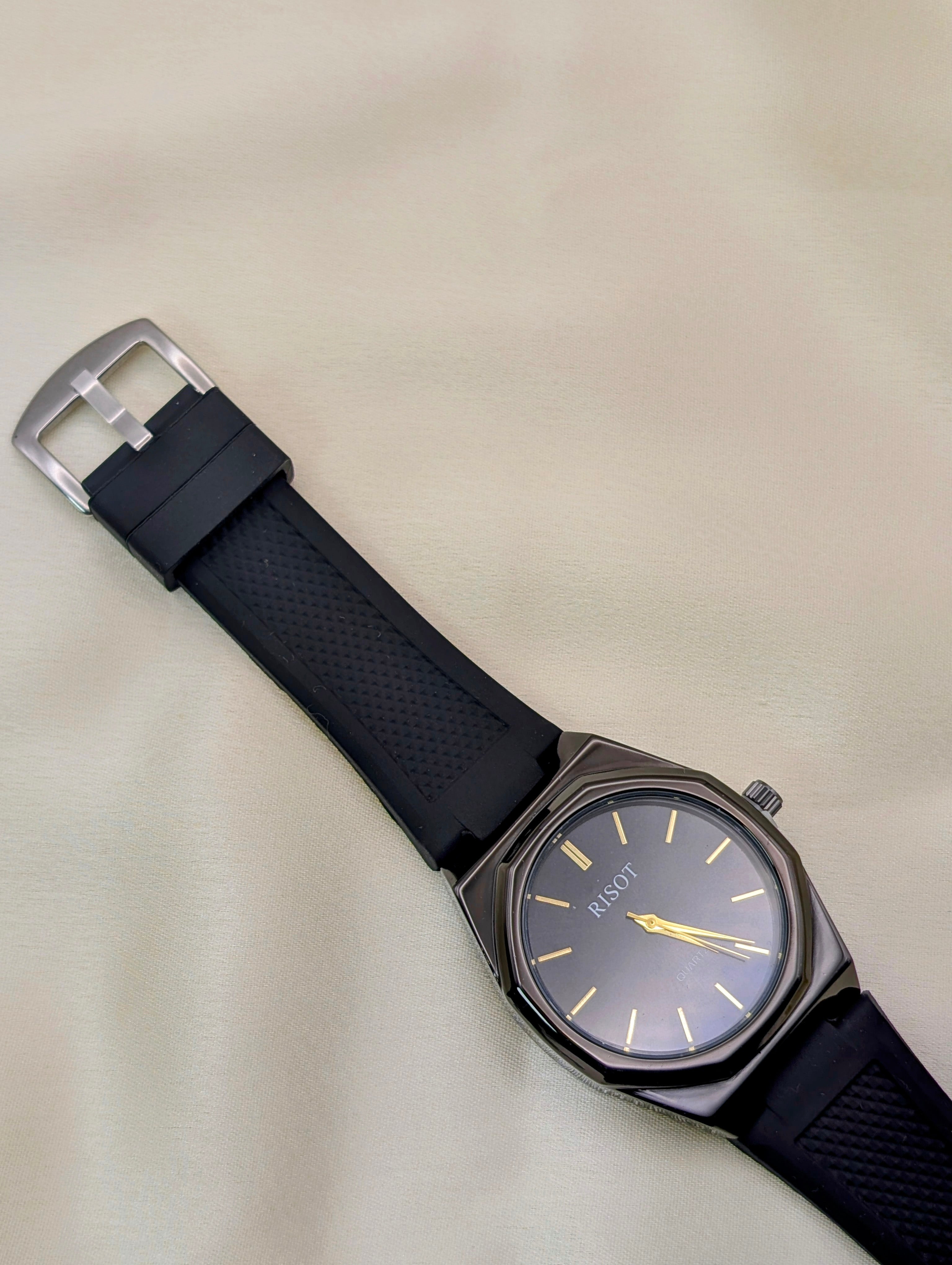The "Urban Hexa": A Contemporary Edge in Time For Men