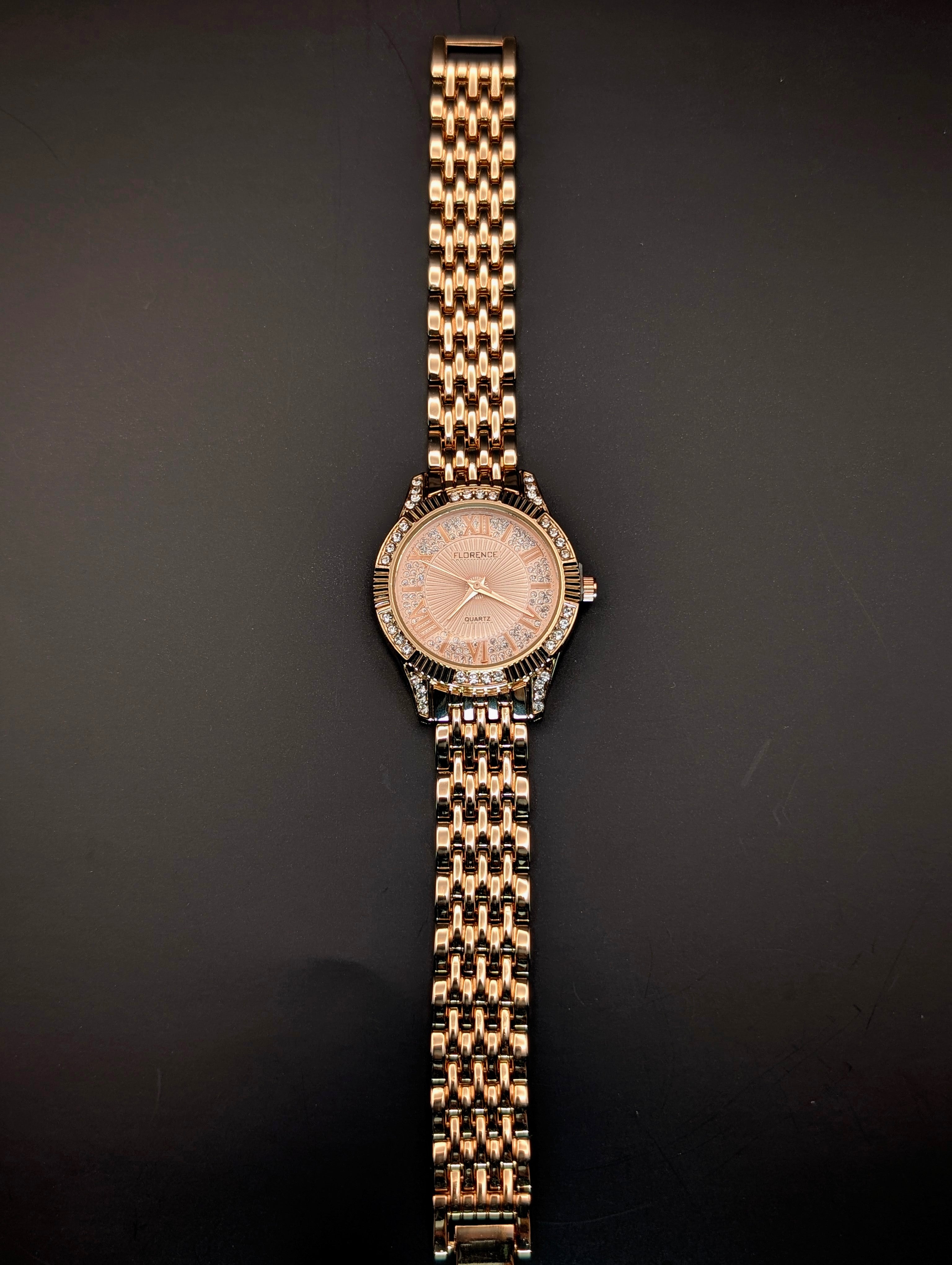 Elegant Florence Radiance: A Diamond-Patterned Roman Dial For Women