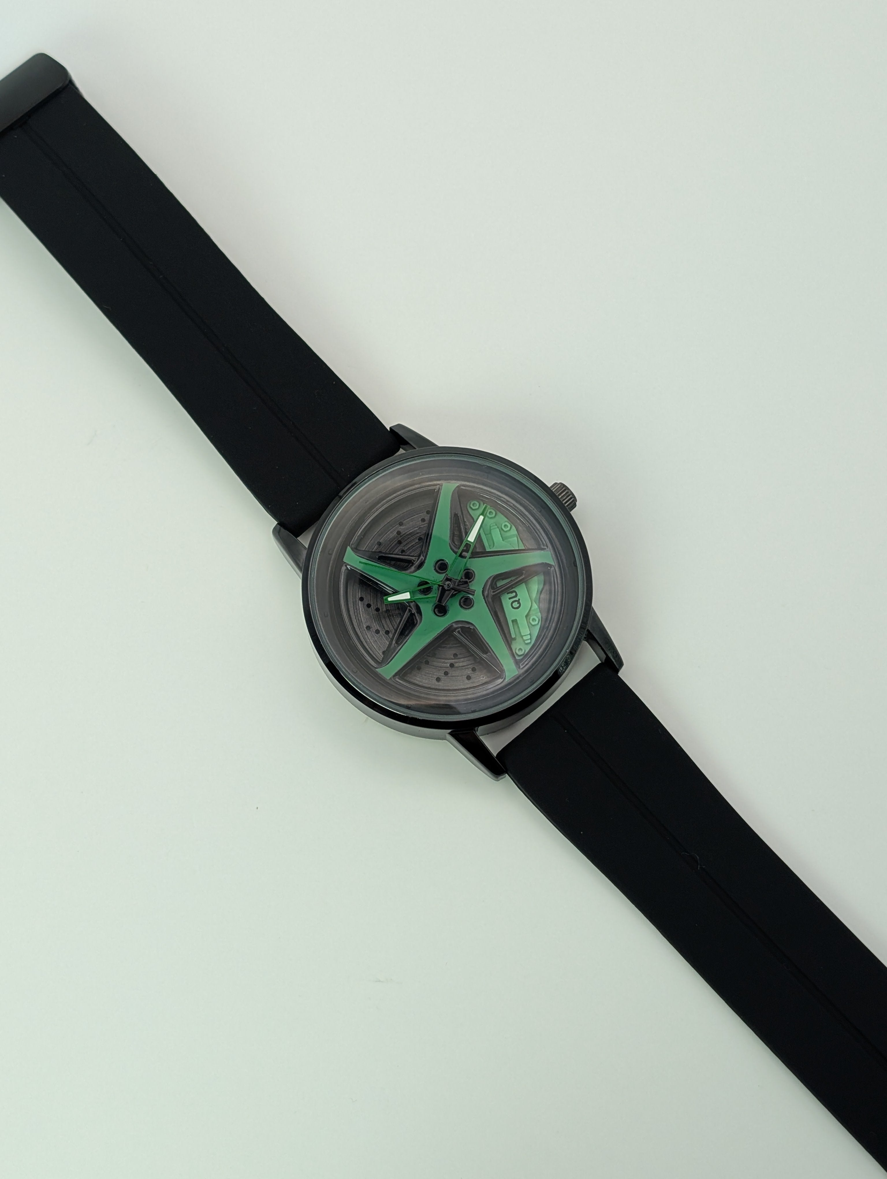 Revolutionary Rotating-Wheel Watch