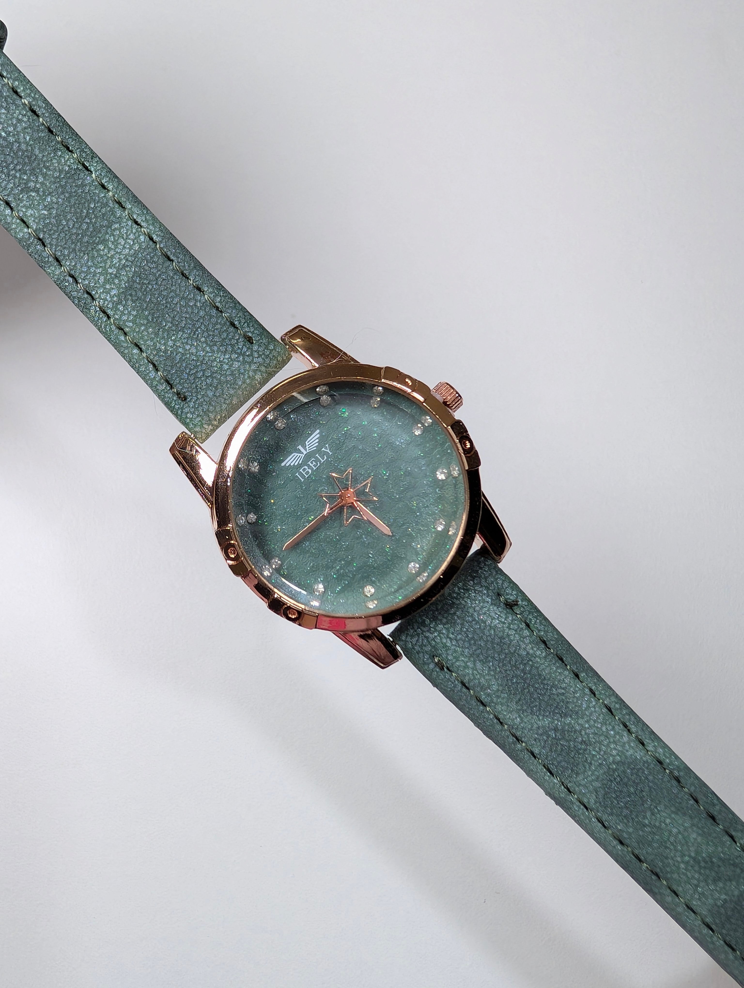 Elegant Glittery Dial Wristwatch