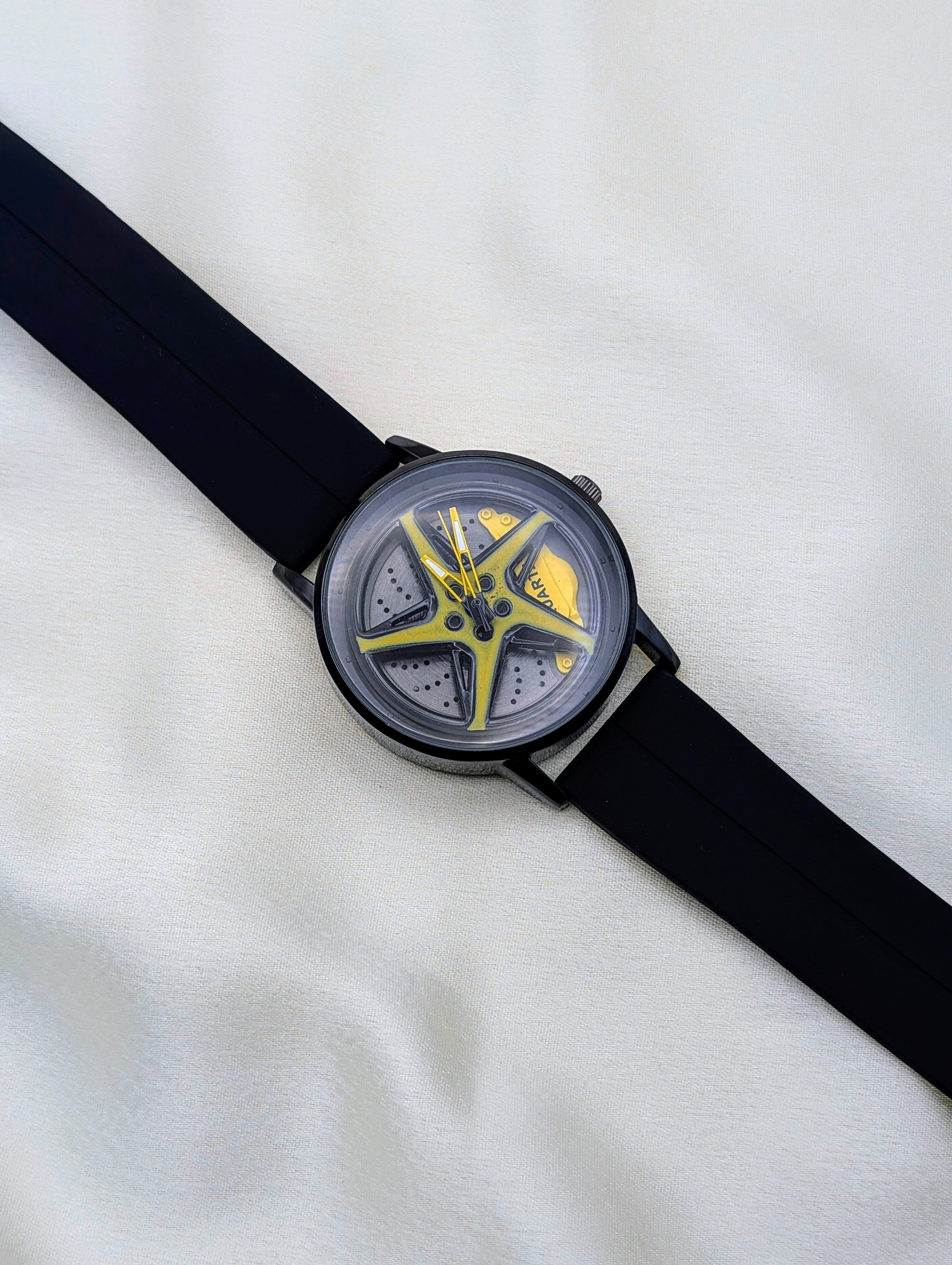 Revolutionary Rotating-Wheel Watch