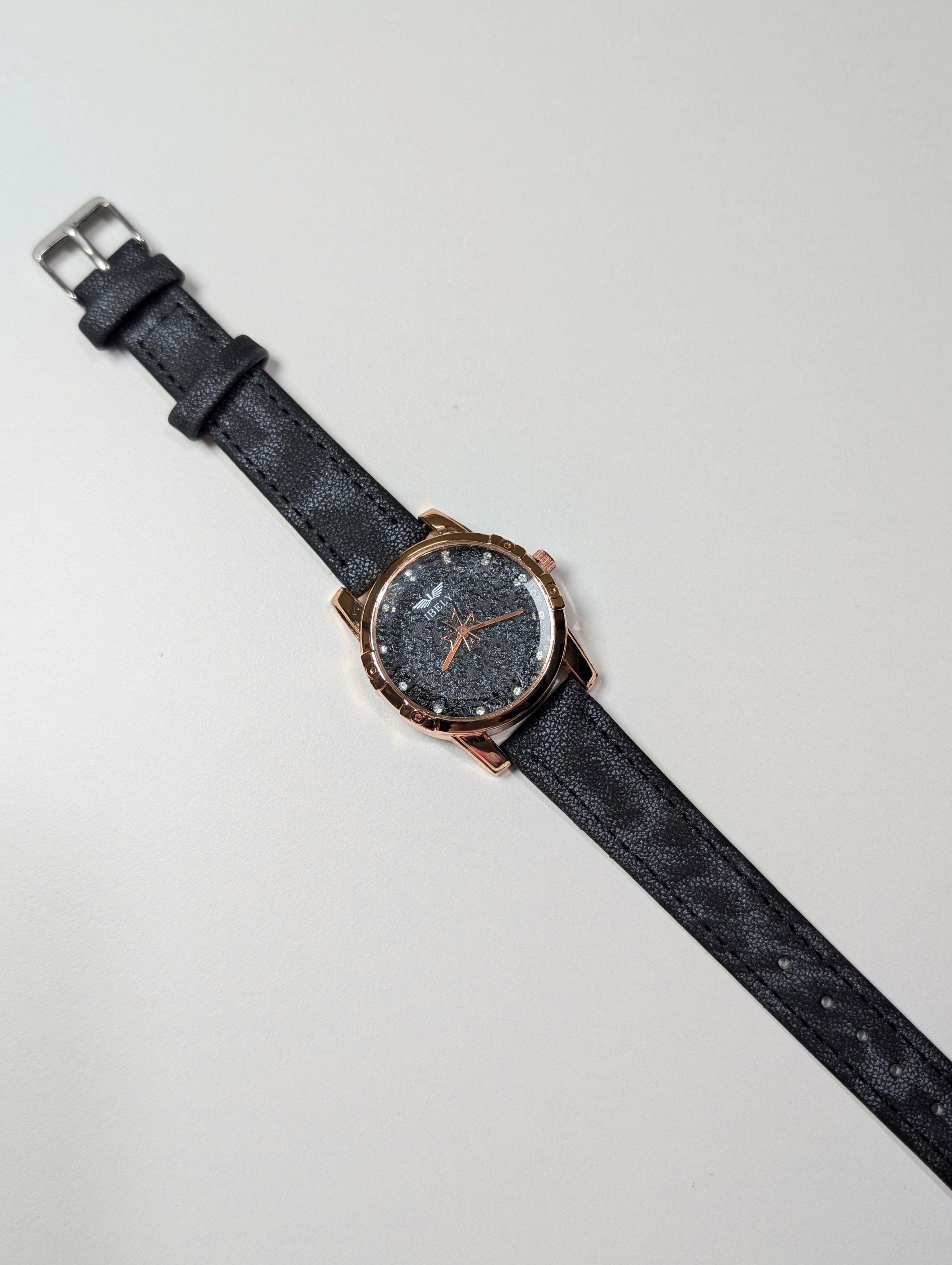 Elegant Glittery Dial Wristwatch