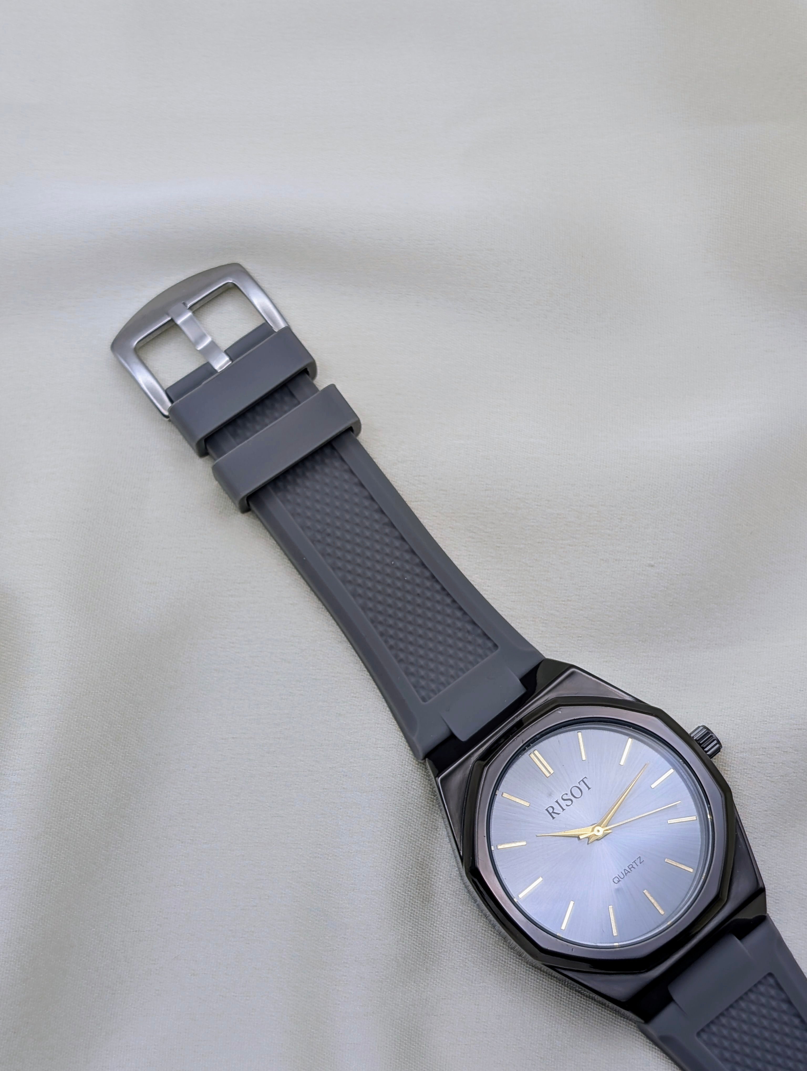 The "Urban Hexa": A Contemporary Edge in Time For Men