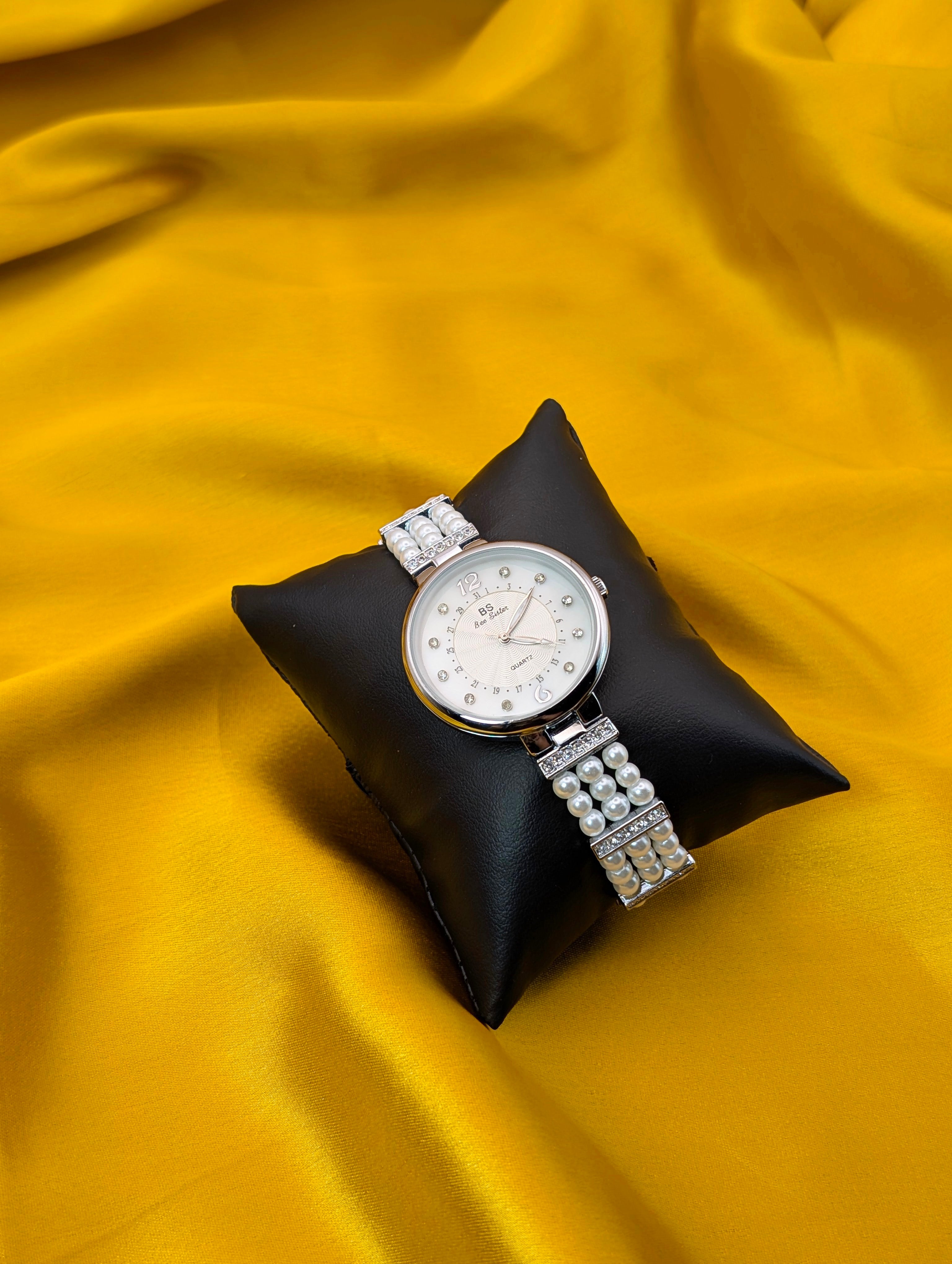 Glamorous Pearl Elegance Women's Quartz Watch