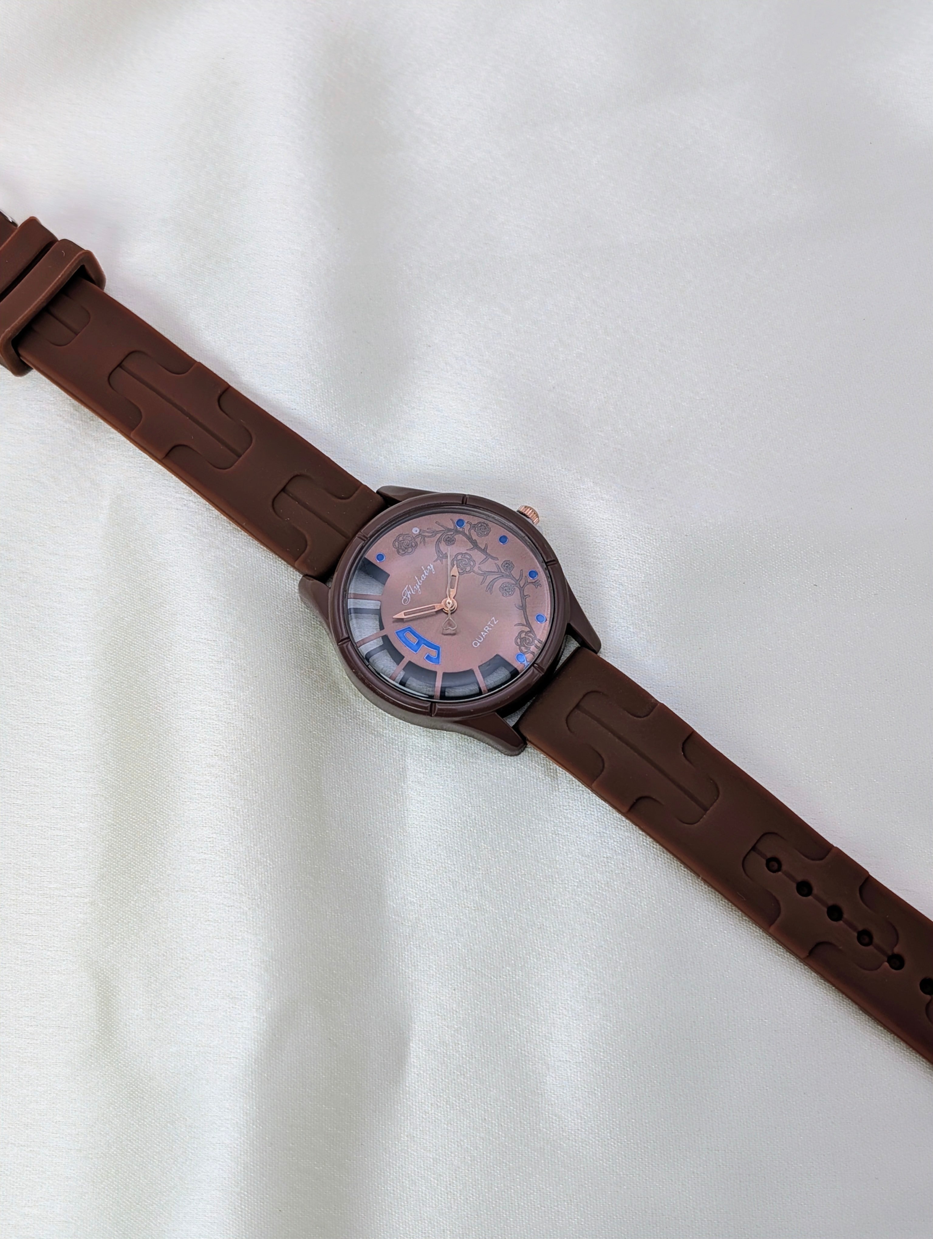 Urban Contour Quartz Watch for women