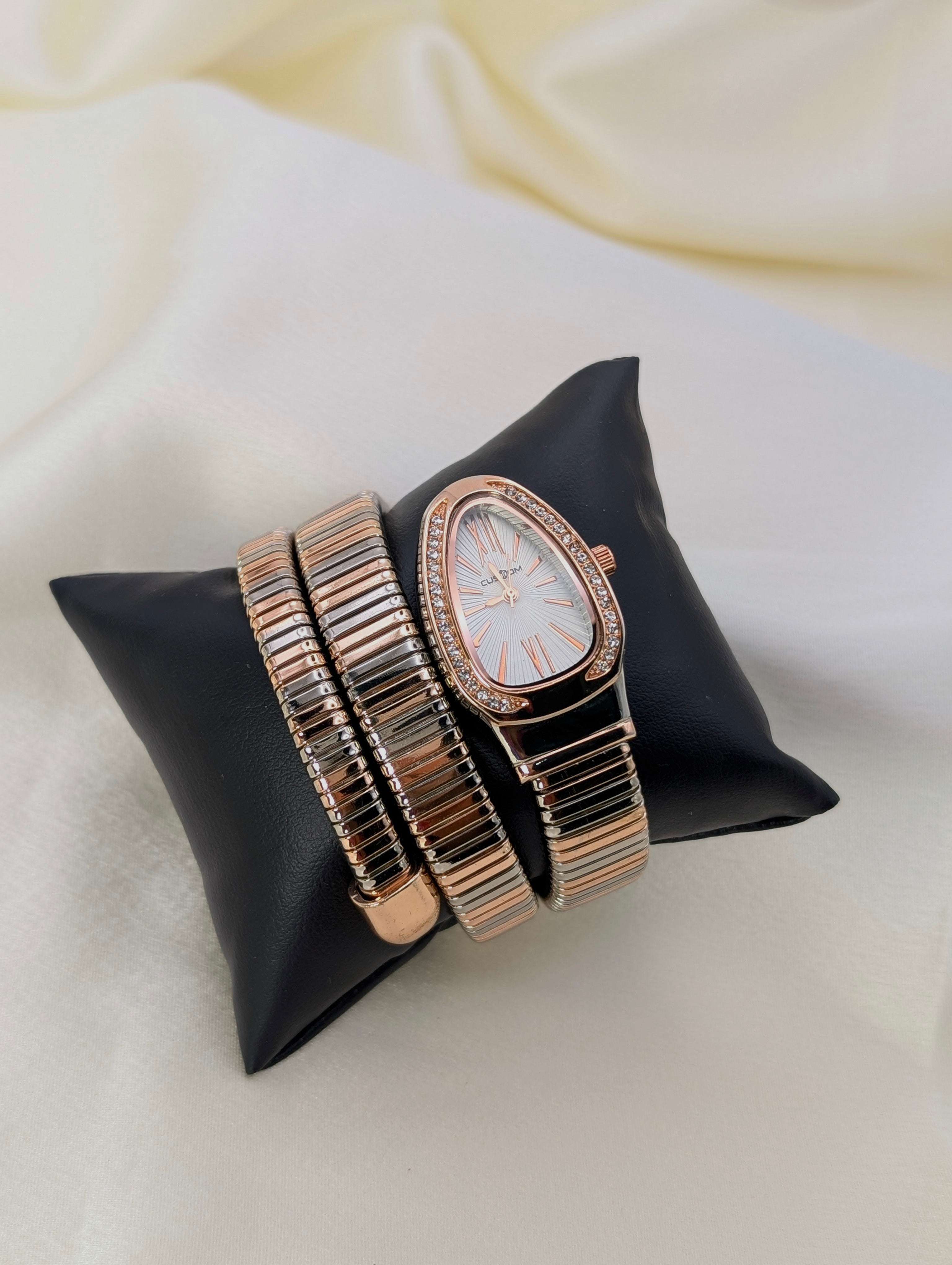Elegant Rosegold Snake Bracelet Watch for Women