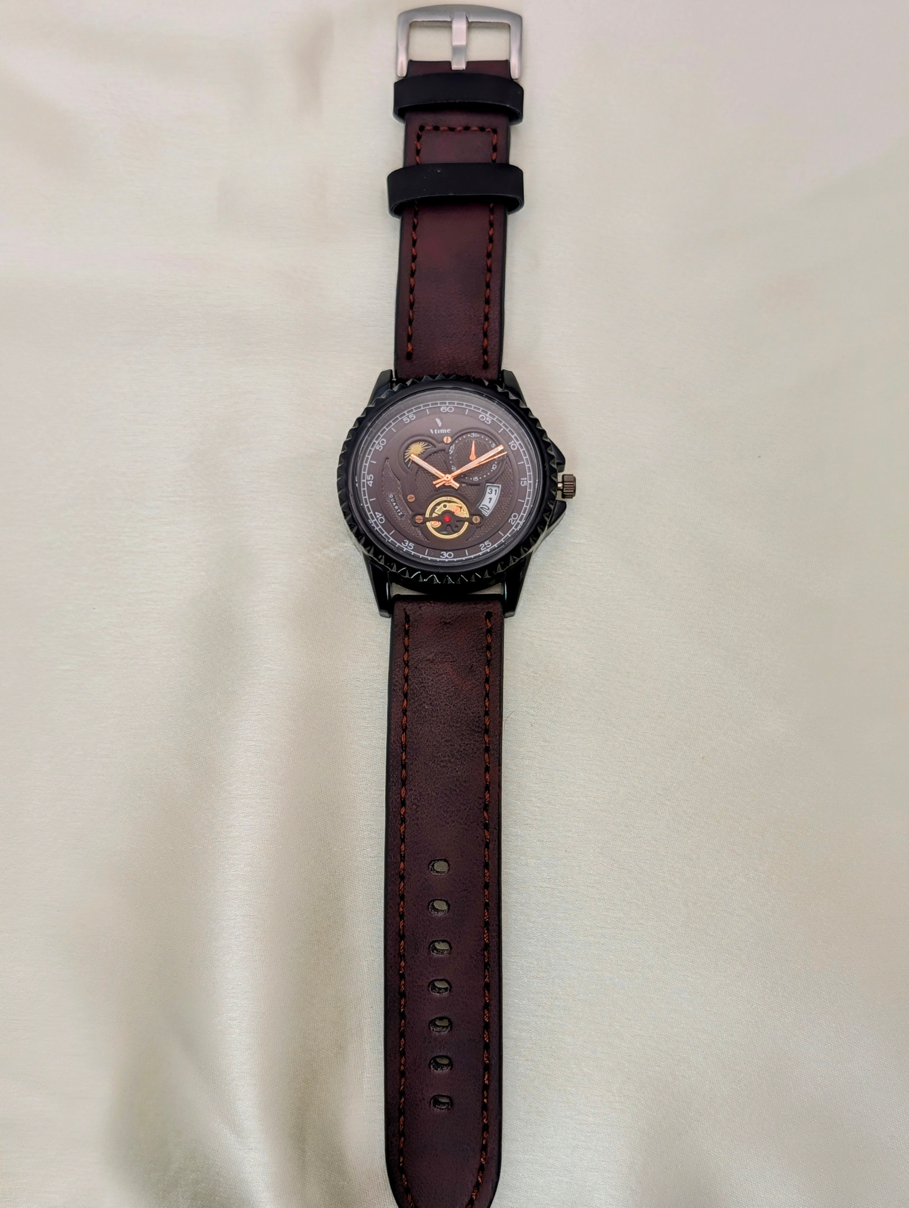 Celestial Chrono: Precision & Distinctive Date Display for men
