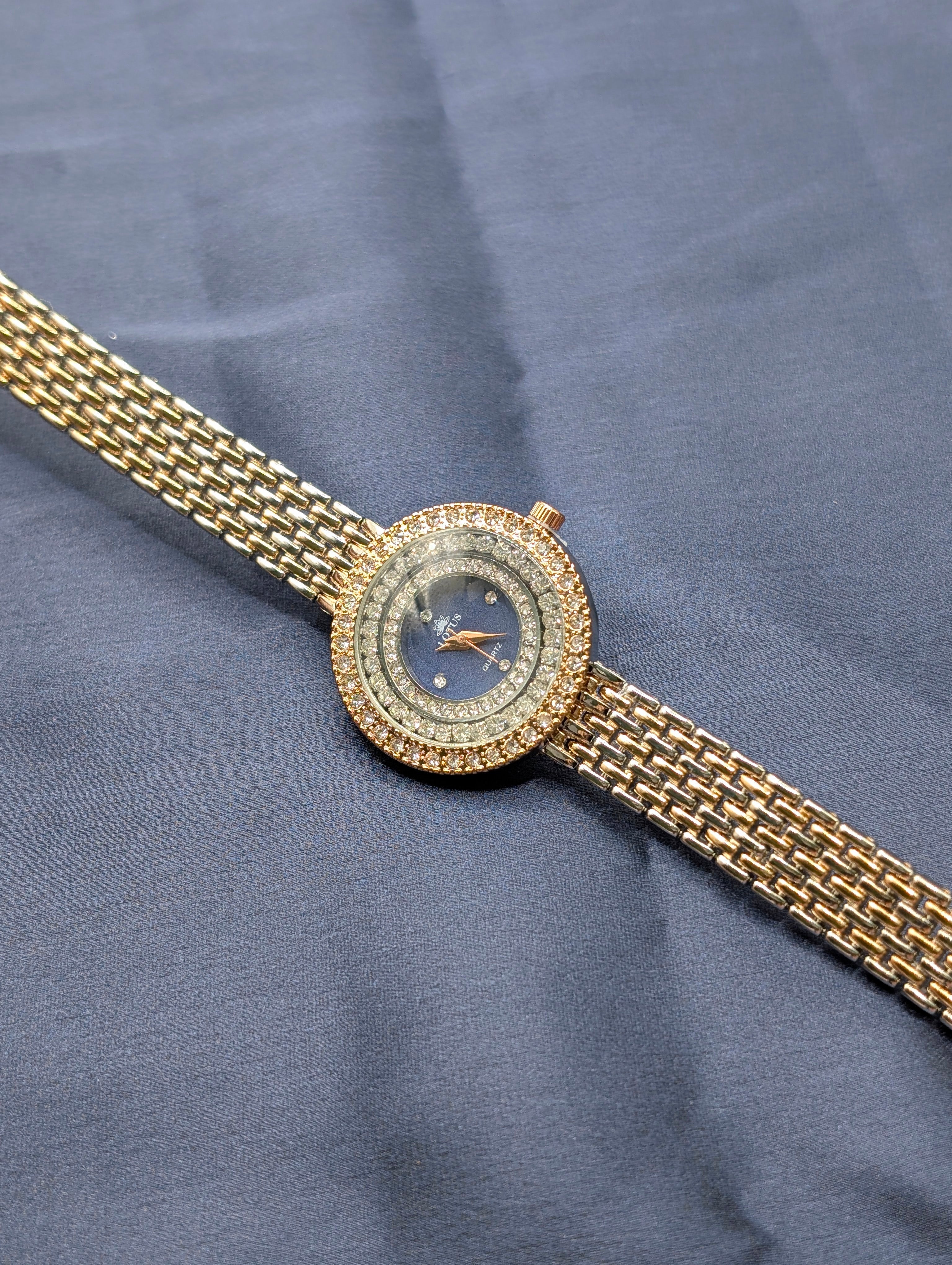 Luxury Women's Gold Crystal Watch