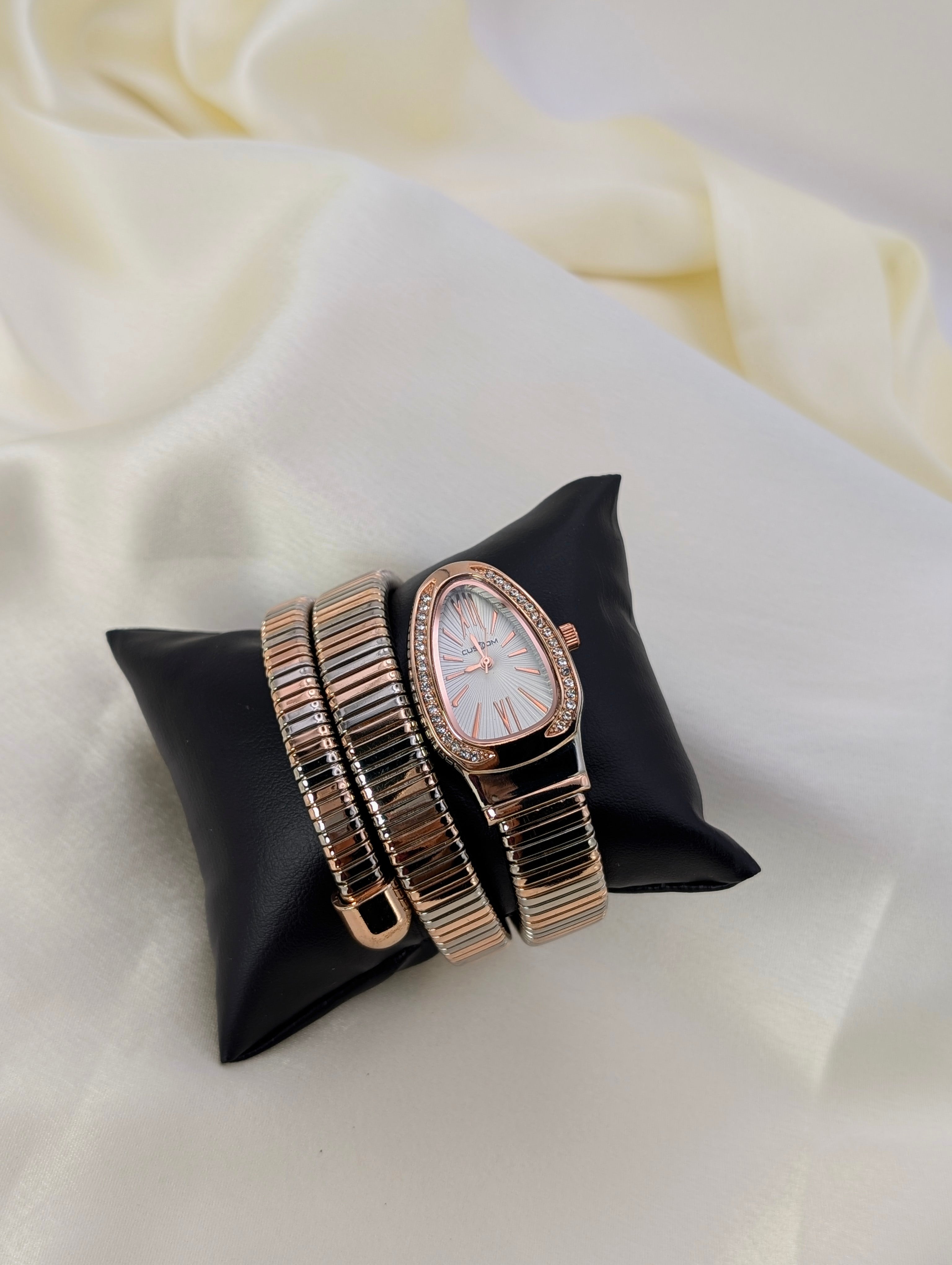 Elegant Rosegold Snake Bracelet Watch for Women