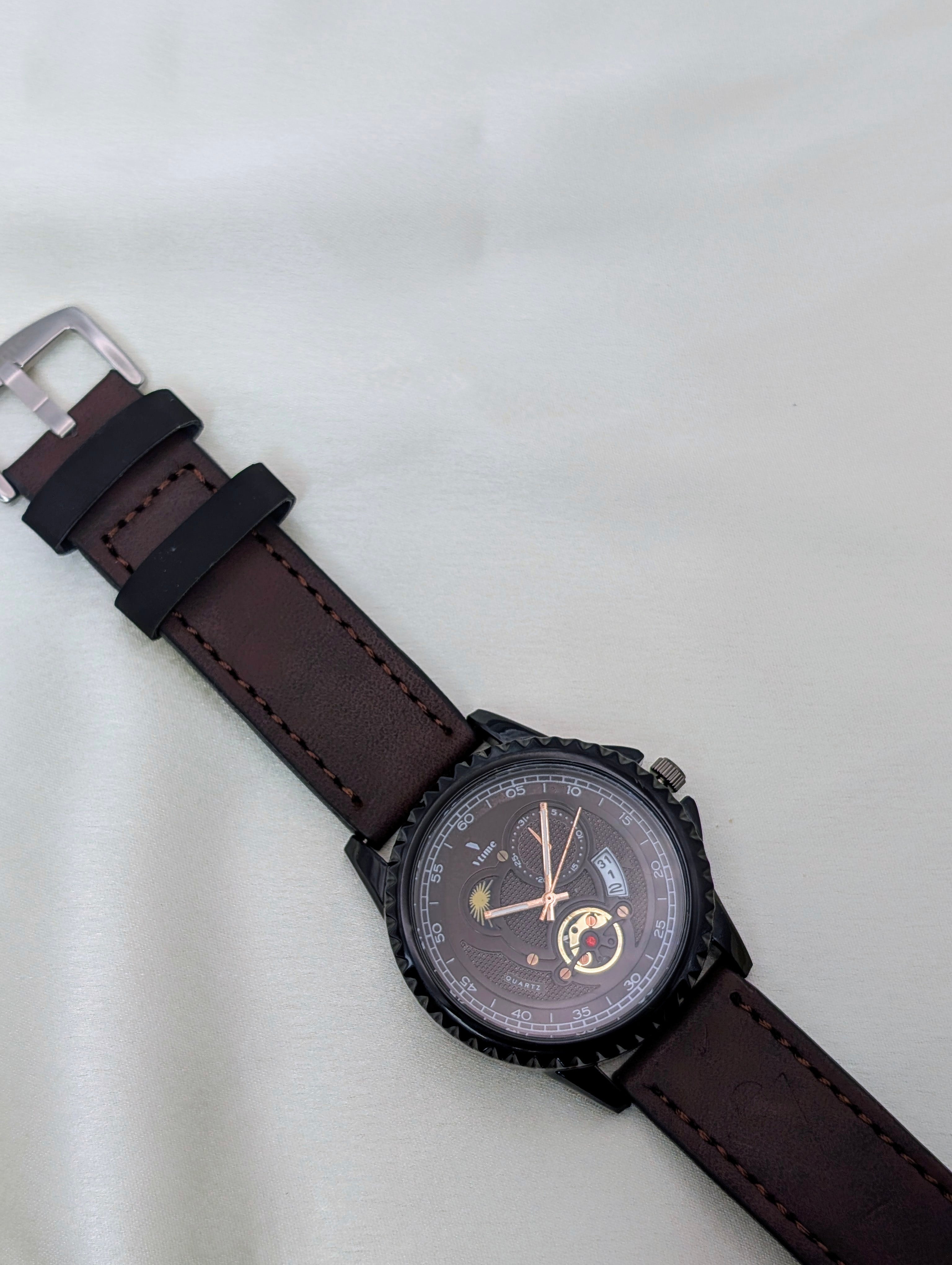 Celestial Chrono: Precision & Distinctive Date Display for men